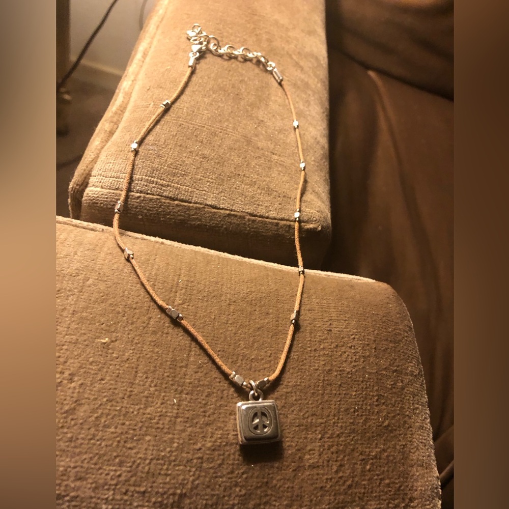 🌎❤️Brighton Beatles Inspired Necklace- 707 $20 or $15 w/offer